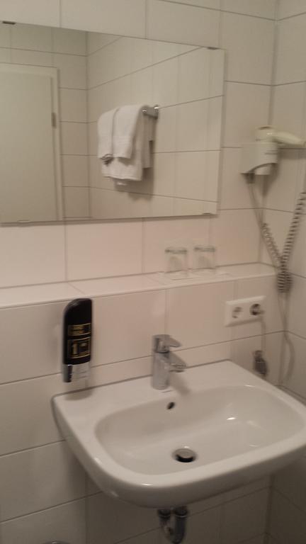 Hotel Alte Krone Тюбінген Номер фото
