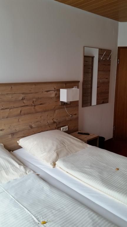 Hotel Alte Krone Тюбінген Номер фото