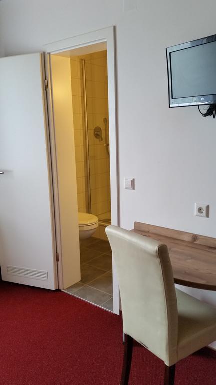 Hotel Alte Krone Тюбінген Номер фото