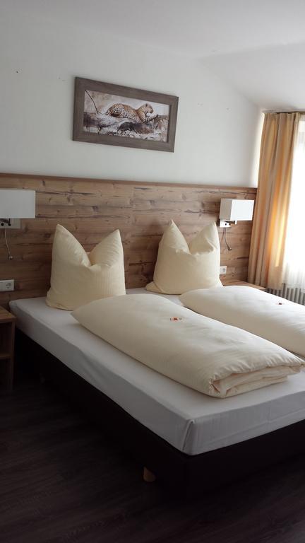Hotel Alte Krone Тюбінген Номер фото