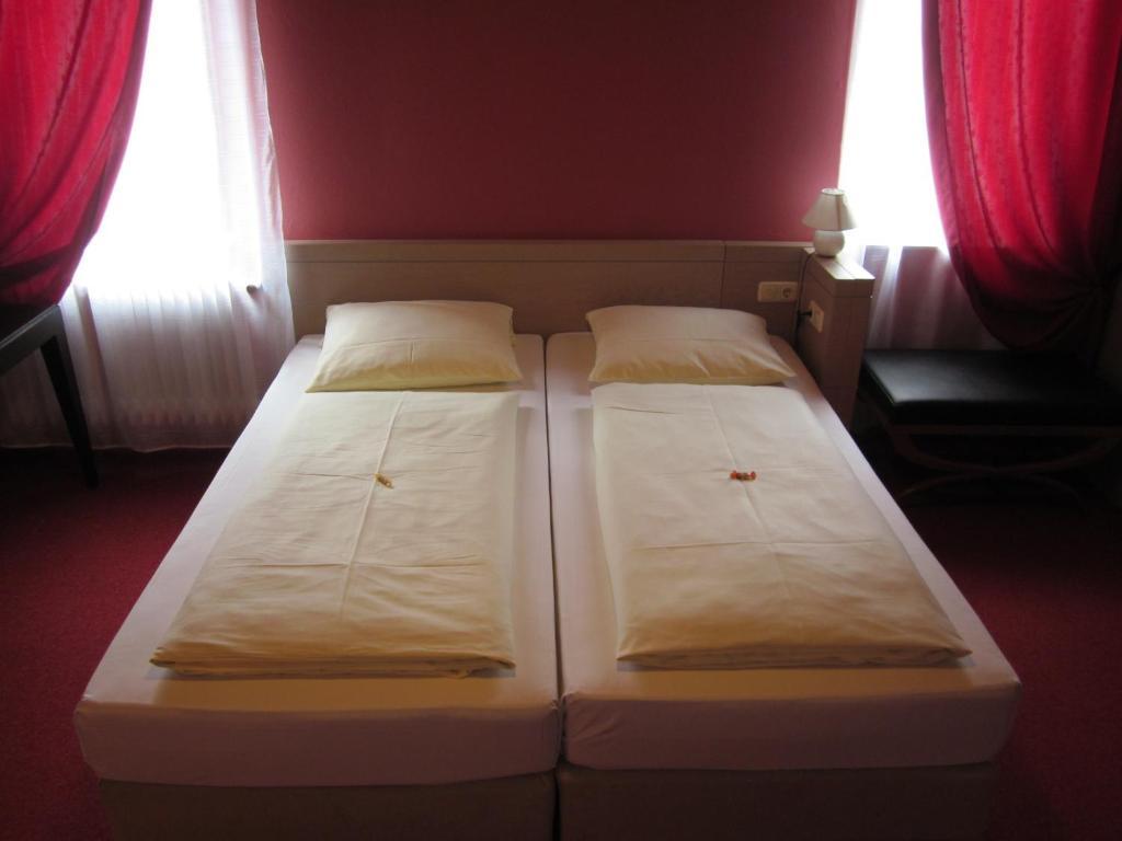 Hotel Alte Krone Тюбінген Номер фото